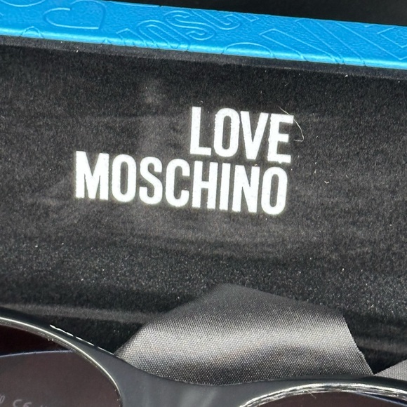 NWOT Moschino Black Sunglasses retail $148 - Picture 4 of 11